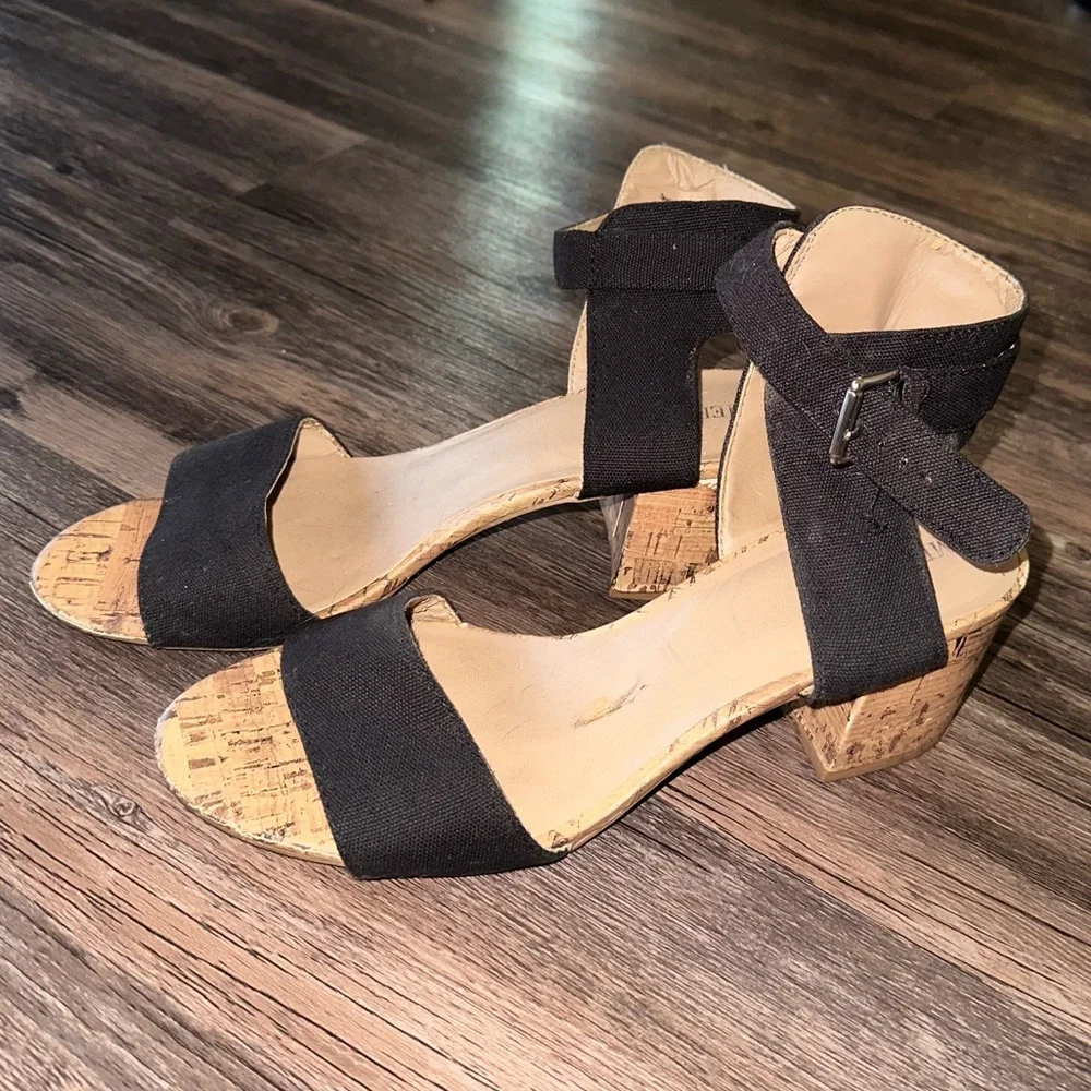 Merona Black and Tan Heels size 9 1/2